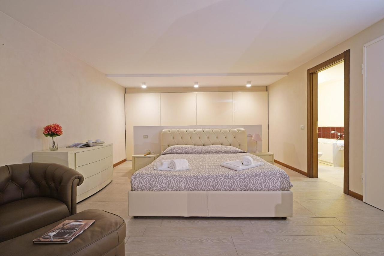 Giulia Luxury Apartment Sirmione Zewnętrze zdjęcie